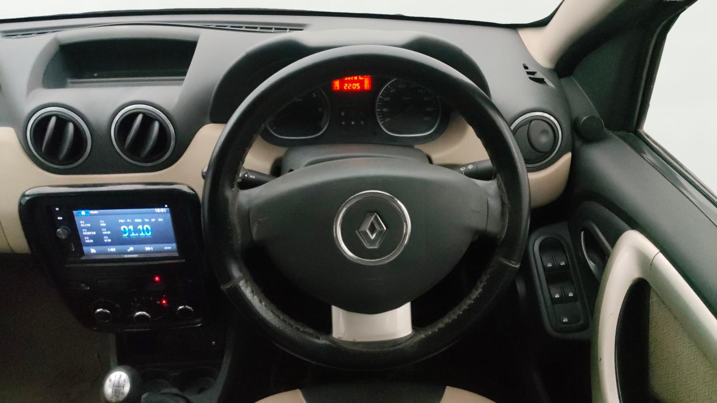 2013 Renault Duster 110 PS RXL DIESEL, Diesel, Manual, 98,425 km, Steering Wheel Close Up