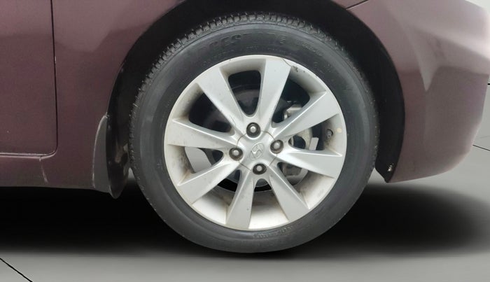 2013 Hyundai Verna FLUIDIC 1.6 CRDI SX, Diesel, Manual, 31,253 km, Right Front Wheel