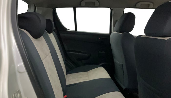 2016 Maruti Swift LXI (O), Petrol, Manual, 41,287 km, Right Side Rear Door Cabin