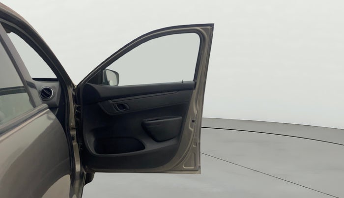 2017 Renault Kwid RXT 1.0, Petrol, Manual, 59,336 km, RHS Front Door