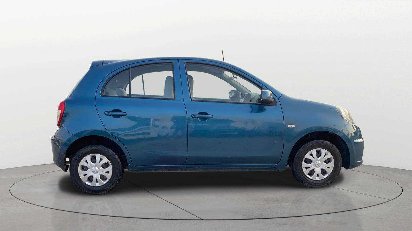 2015 Nissan Micra Active XV, Petrol, Manual, 33,490 km, Right Side View