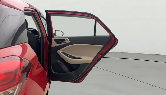 2017 Hyundai Elite i20 ASTA 1.2 (O), Petrol, Manual, 1,16,661 km, RHS Rear Door