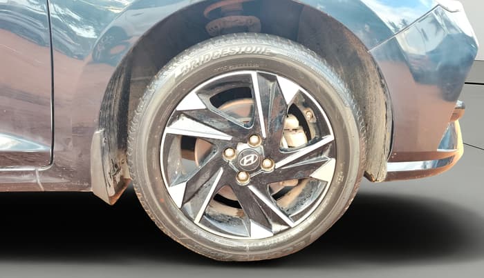2021 Hyundai Verna SX (O) 1.0 TURBO DCT, Petrol, Automatic, 30,297 km, Right Front Wheel
