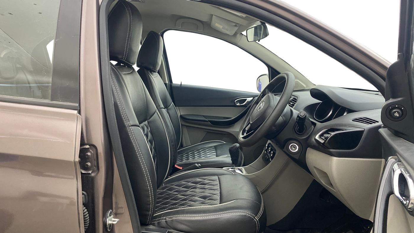 2018 Tata Tiago XZA PETROL, Petrol, Automatic, 97,903 km, Right Side Front Door Cabin
