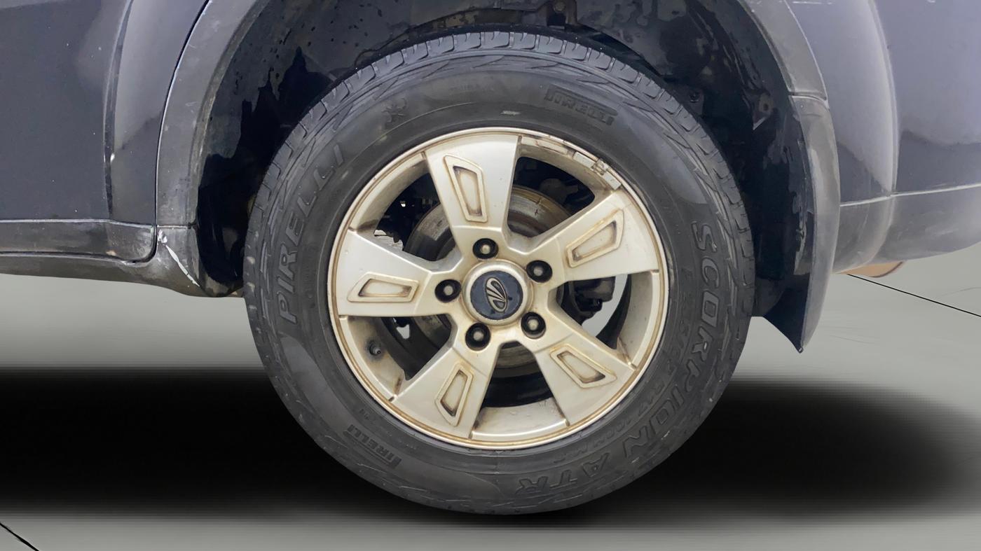 2012 Mahindra XUV500 W8, Diesel, Manual, 1,39,724 km, Left Rear Wheel