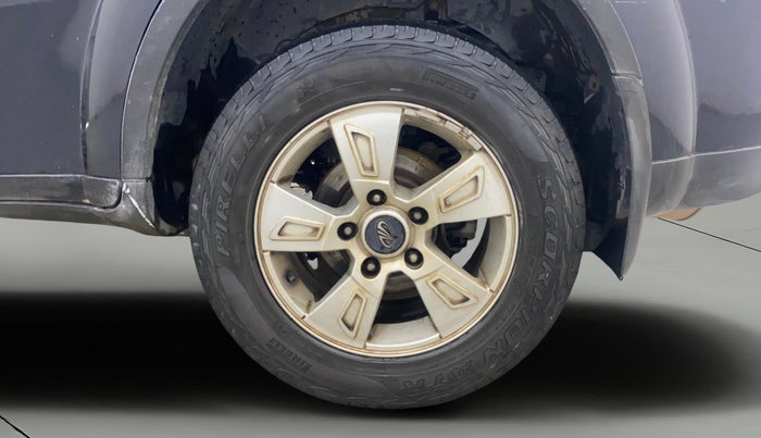 2012 Mahindra XUV500 W8, Diesel, Manual, 1,39,724 km, Left Rear Wheel