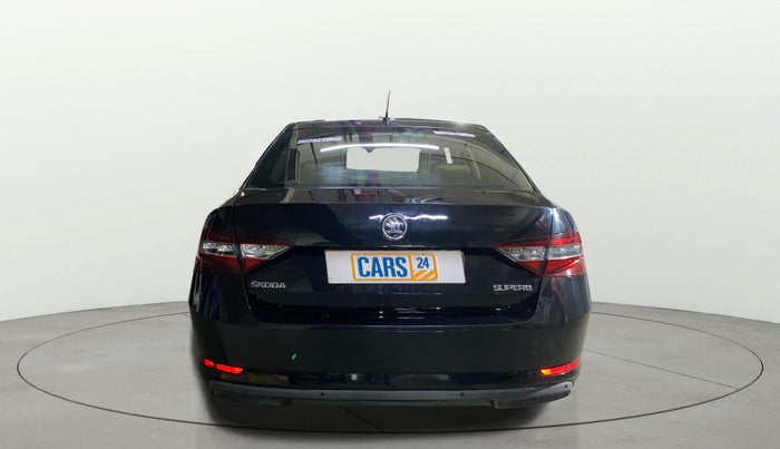 2016 Skoda Superb L&K 1.8 TSI AT, Petrol, Automatic, 28,278 km, Back/Rear