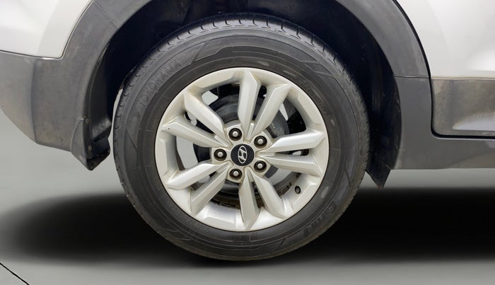 2017 Hyundai Creta SX PLUS 1.6 PETROL, Petrol, Manual, 1,17,889 km, Right Rear Wheel