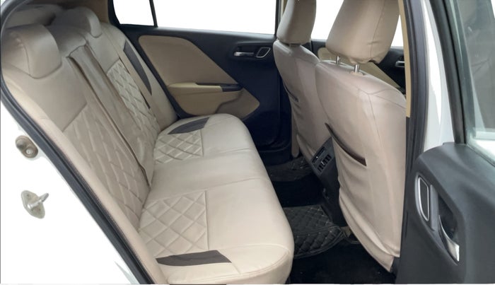 2017 Honda City 1.5L I-VTEC V MT, Petrol, Manual, 55,213 km, Right Side Rear Door Cabin