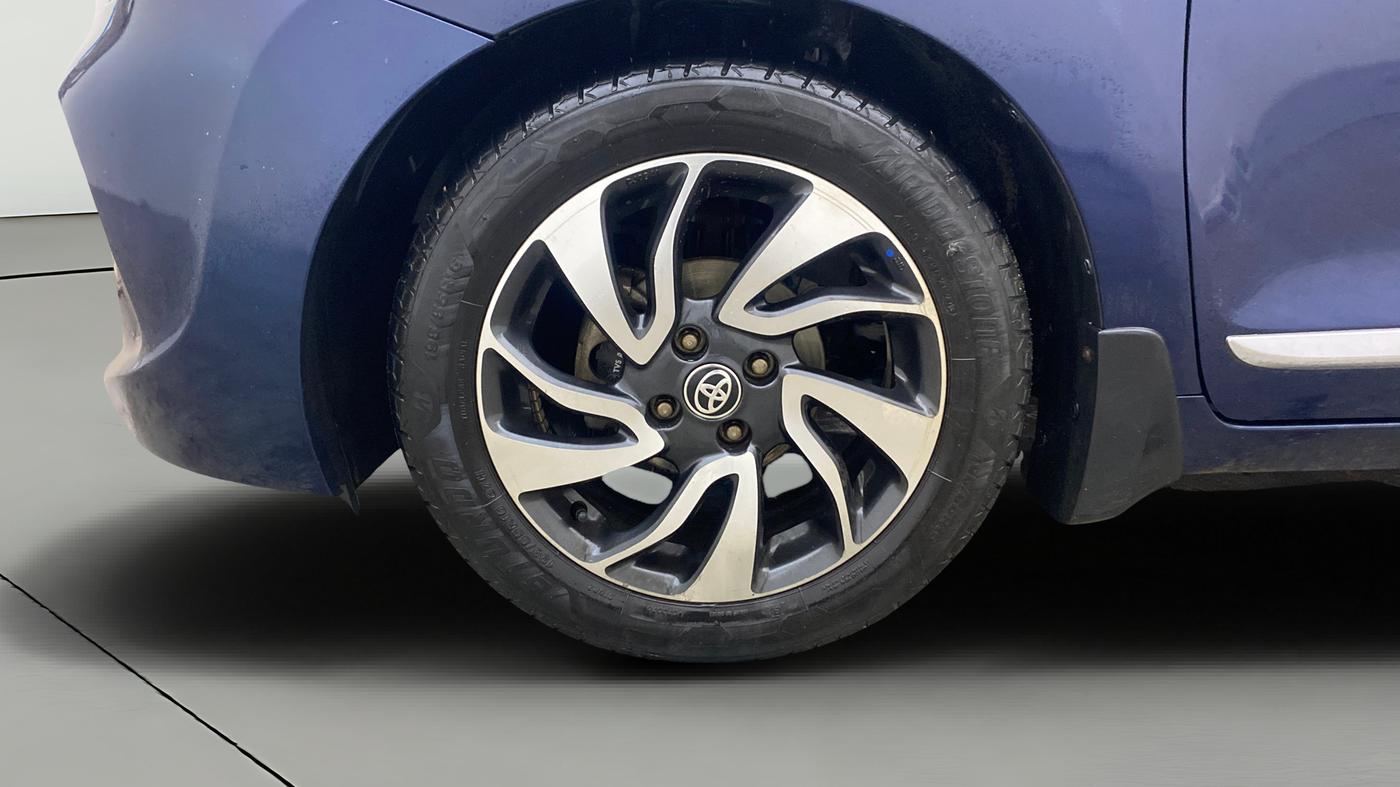 2020 Toyota Glanza V, Petrol, Manual, 67,131 km, Left Front Wheel