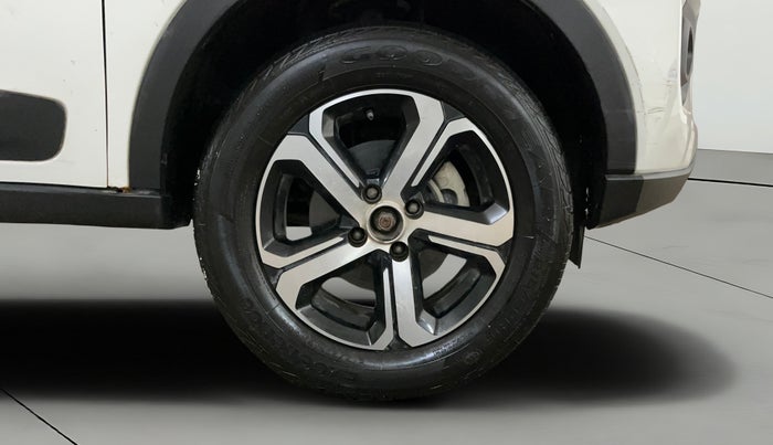 2022 Tata NEXON XZ PLUS PETROL SUNROOF, Petrol, Manual, 17,310 km, Right Front Wheel