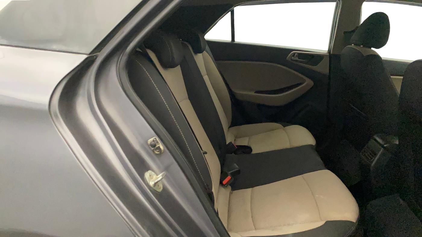 2015 Hyundai Elite i20 ASTA 1.4 CRDI, Diesel, Manual, 85,150 km, Right Side Rear Door Cabin