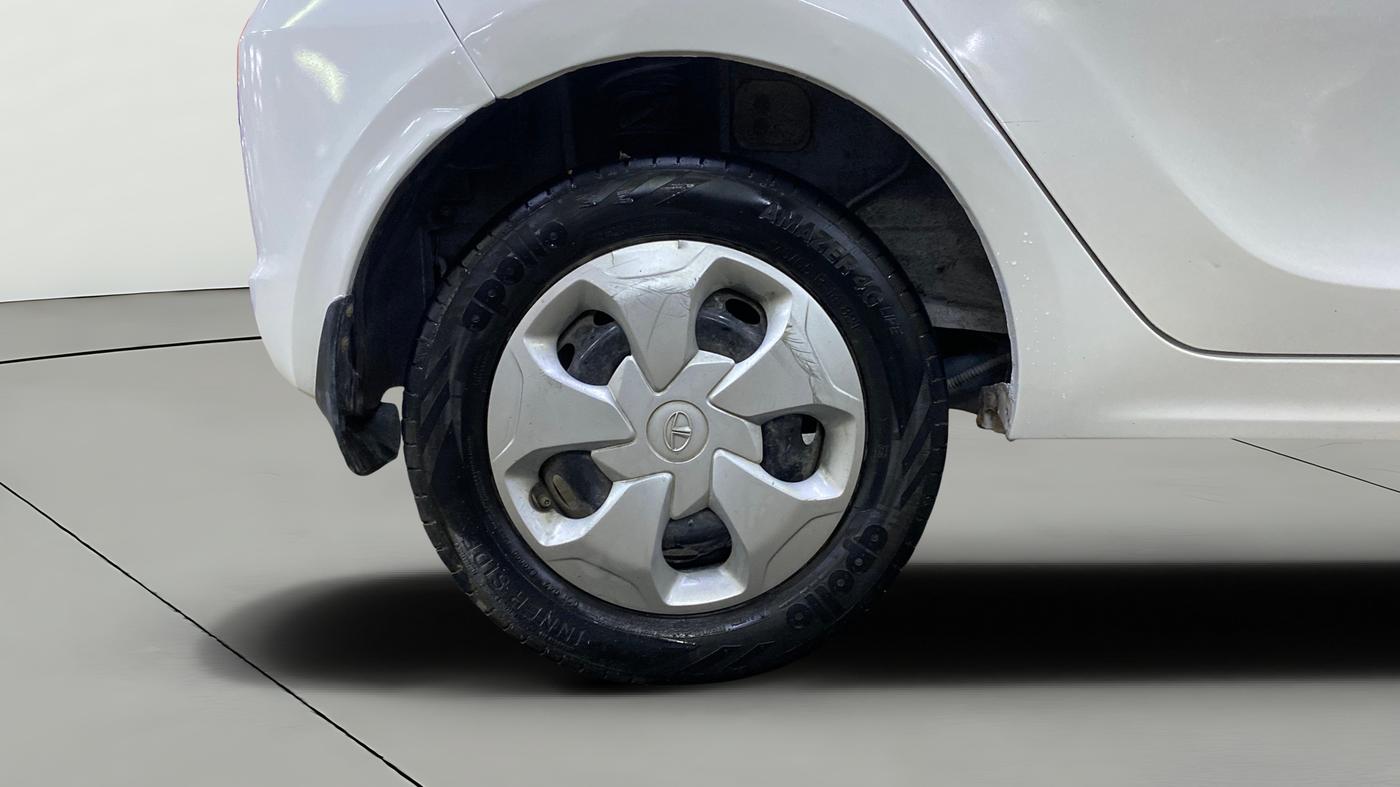 2019 Tata Tiago XT PETROL, Petrol, Manual, 1,08,114 km, Right Rear Wheel