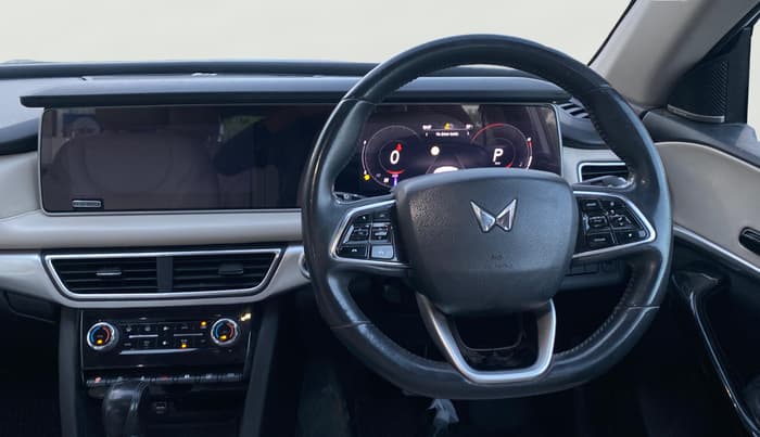2021 Mahindra XUV700 AX 7 LUXURY D AT 7 STR, Diesel, Automatic, 77,604 km, Steering Wheel Close Up