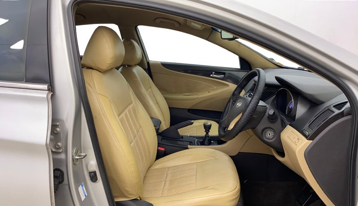 2012 Hyundai Sonata 2.4 GDI MT, Petrol, Manual, 1,07,044 km, Right Side Front Door Cabin