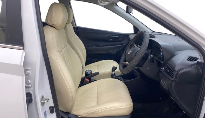 2021 Hyundai NEW I20 ASTA (O) 1.2 MT, Petrol, Manual, 13,491 km, Right Side Front Door Cabin