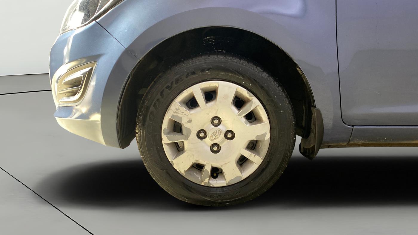 2013 Hyundai i20 MAGNA 1.2, Petrol, Manual, 76,049 km, Left Front Wheel