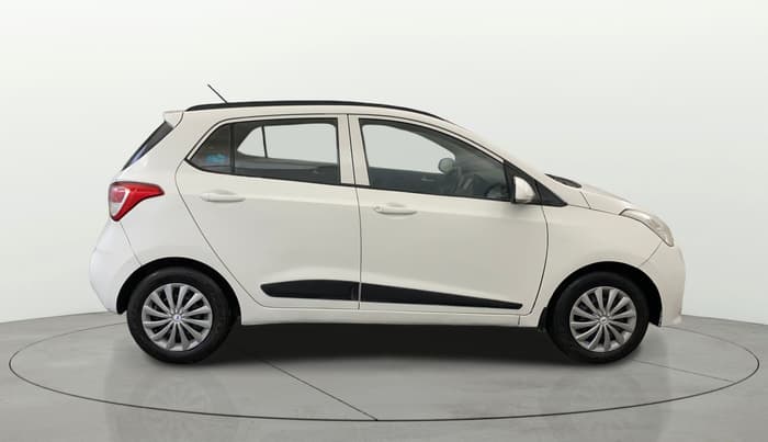 2017 Hyundai Grand i10 SPORTZ (O) 1.2 KAPPA VTVT, Petrol, Manual, 68,234 km, Right Side View