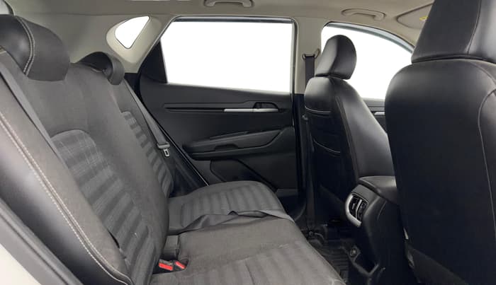 2023 KIA SONET HTK PLUS 1.0 IMT, Petrol, Manual, 22,854 km, Right Side Rear Door Cabin