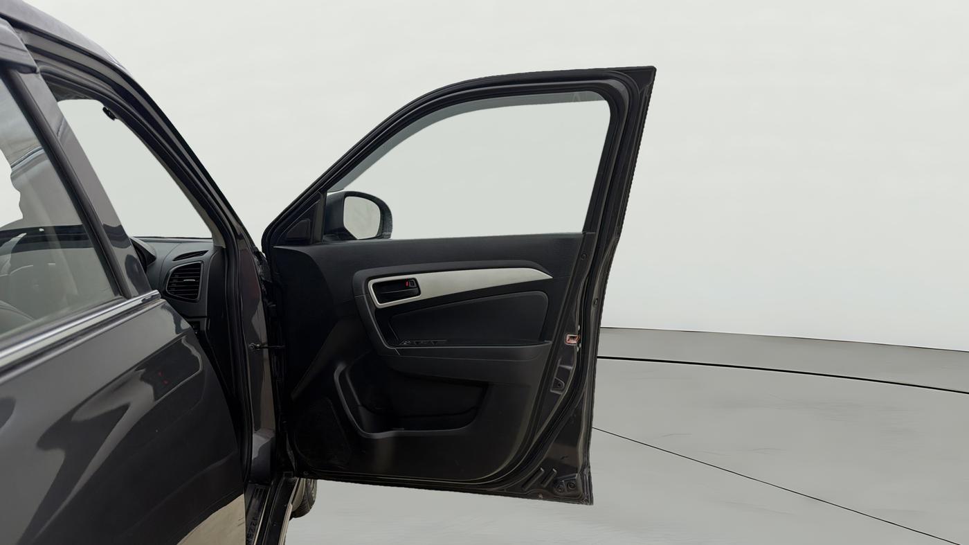 2021 Maruti Vitara Brezza LXI, Petrol, Manual, 15,825 km, RHS Front Door