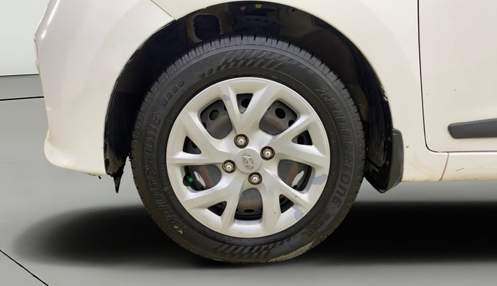 2017 Hyundai Grand i10 SPORTZ (O) 1.2 KAPPA VTVT, Petrol, Manual, 38,846 km, Left Front Wheel