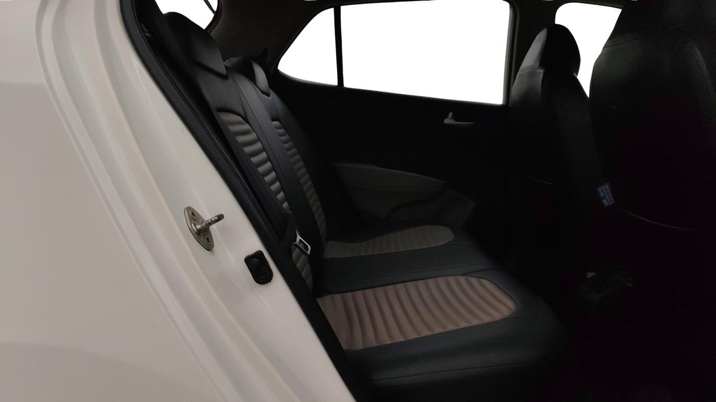 2018 Hyundai Grand i10 SPORTZ AT 1.2 KAPPA VTVT, Petrol, Automatic, 43,805 km, Right Side Rear Door Cabin
