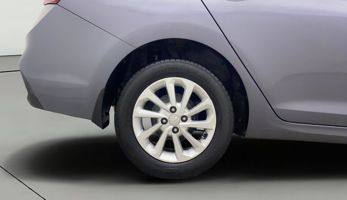 2018 Hyundai Verna 1.6 EX VTVT AT, Petrol, Automatic, 79,682 km, Right Rear Wheel