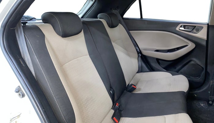 2017 Hyundai Elite i20 ASTA 1.2 (O), Petrol, Manual, 57,569 km, Right Side Rear Door Cabin