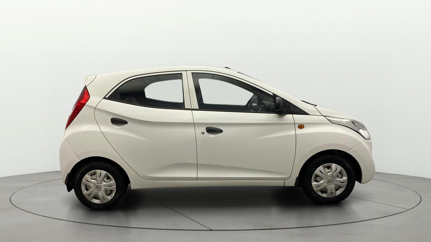 2017 Hyundai Eon ERA +, Petrol, Manual, 13,436 km, Right Side View