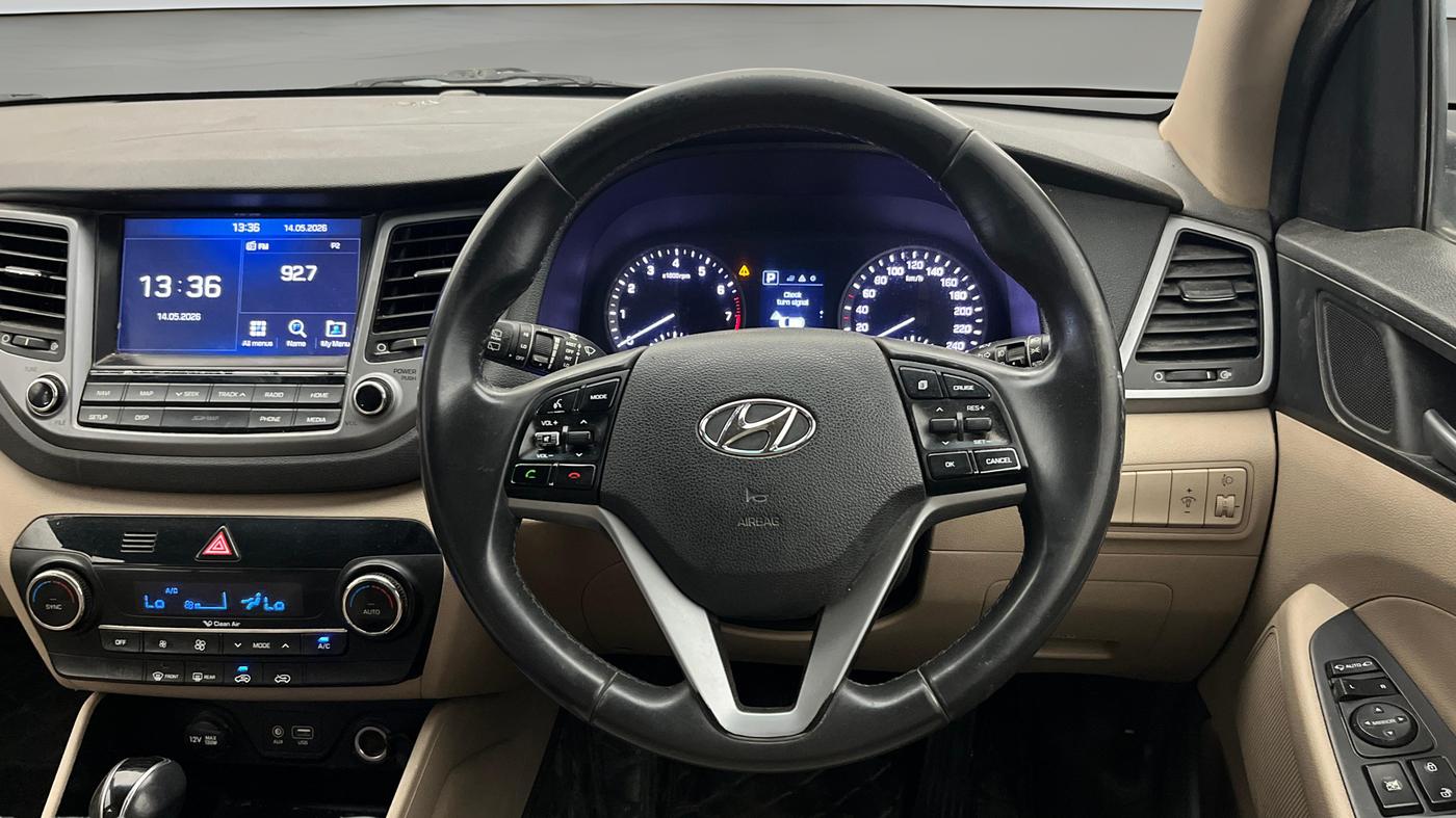 2017 Hyundai Tucson 2WD AT GL PETROL , Petrol, Automatic, 95,364 km, Steering Wheel Close Up