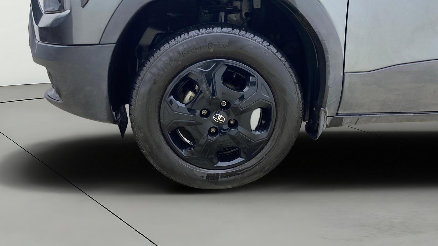 2024 Tata PUNCH ACCOMPLISHED AMT, Petrol, Automatic, 18,344 km, Left Front Wheel