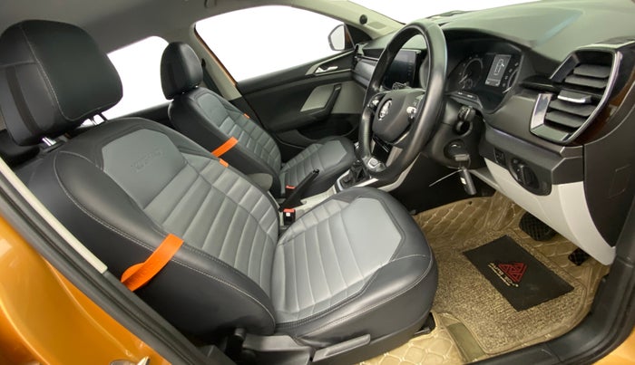 2023 Skoda KUSHAQ AMBITION 1.0L TSI AT, Petrol, Automatic, 30,383 km, Right Side Front Door Cabin