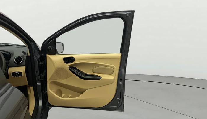 2018 Ford Figo Aspire TITANIUM1.5 DIESEL, Diesel, Manual, 94,223 km, RHS Front Door