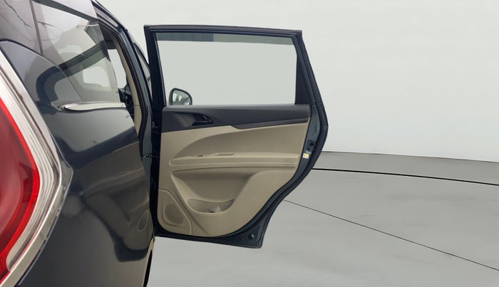 2020 Mahindra MARAZZO M2 8 STR, Diesel, Manual, 74,713 km, RHS Rear Door