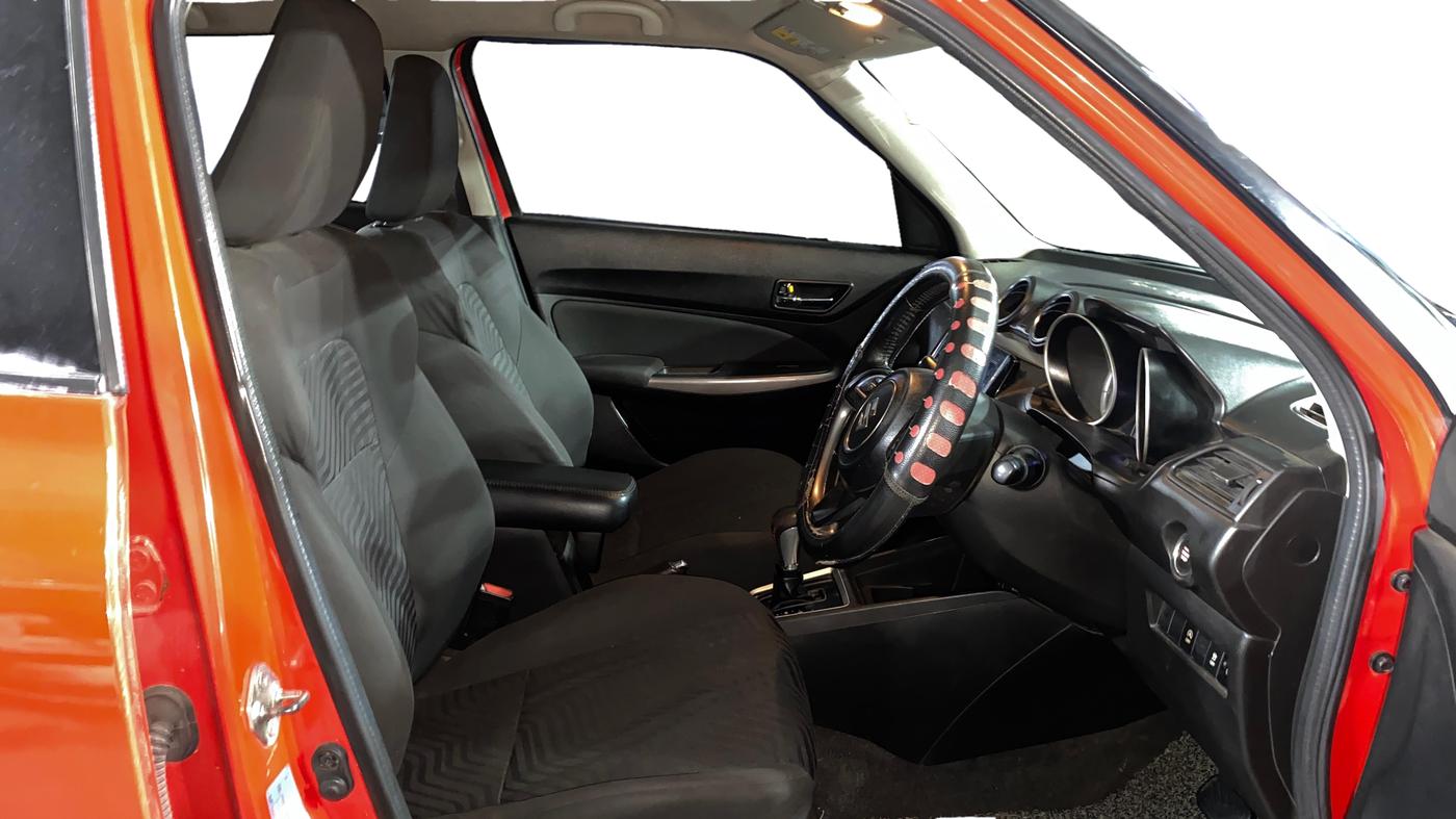 2021 Maruti Swift ZXI PLUS AMT, Petrol, Automatic, 76,604 km, Right Side Front Door Cabin