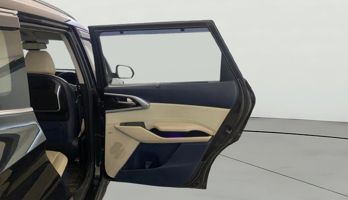 2022 KIA CARENS LUXURY PLUS 1.5 DIESEL AT 7 STR, Diesel, Automatic, 67,767 km, RHS Rear Door