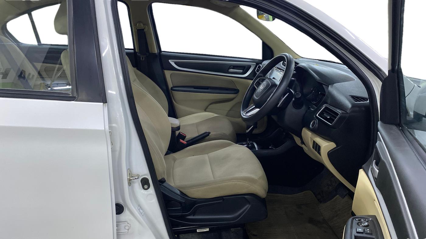 2024 Honda Amaze 1.2L I-VTEC VX CVT, Petrol, Automatic, 14,335 km, Right Side Front Door Cabin