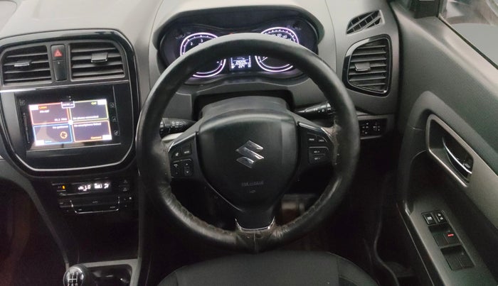 2016 Maruti Vitara Brezza ZDI PLUS, Diesel, Manual, 1,09,176 km, Steering Wheel Close Up