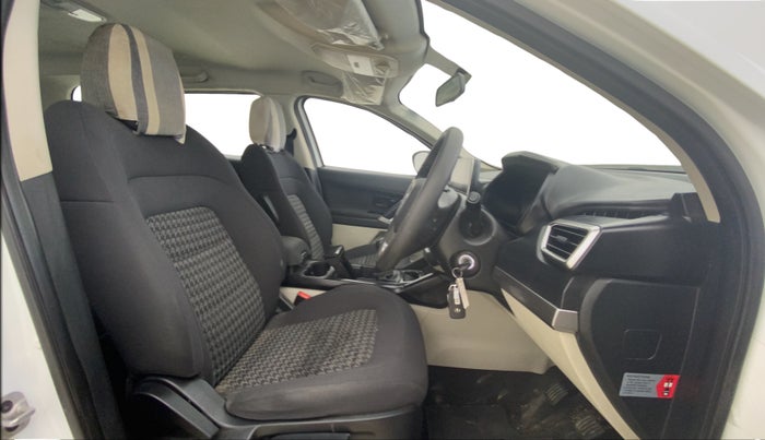 2021 Tata Safari XM, Diesel, Manual, 60,068 km, Right Side Front Door Cabin