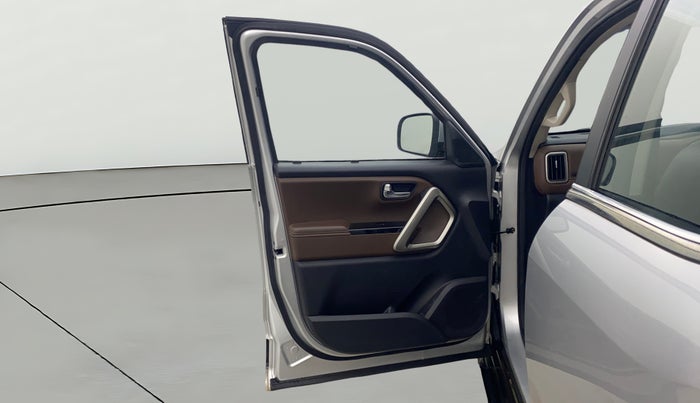 2023 Mahindra SCORPIO-N Z8 PETROL AT 7 STR, Petrol, Automatic, 25,348 km, LHS Front Door