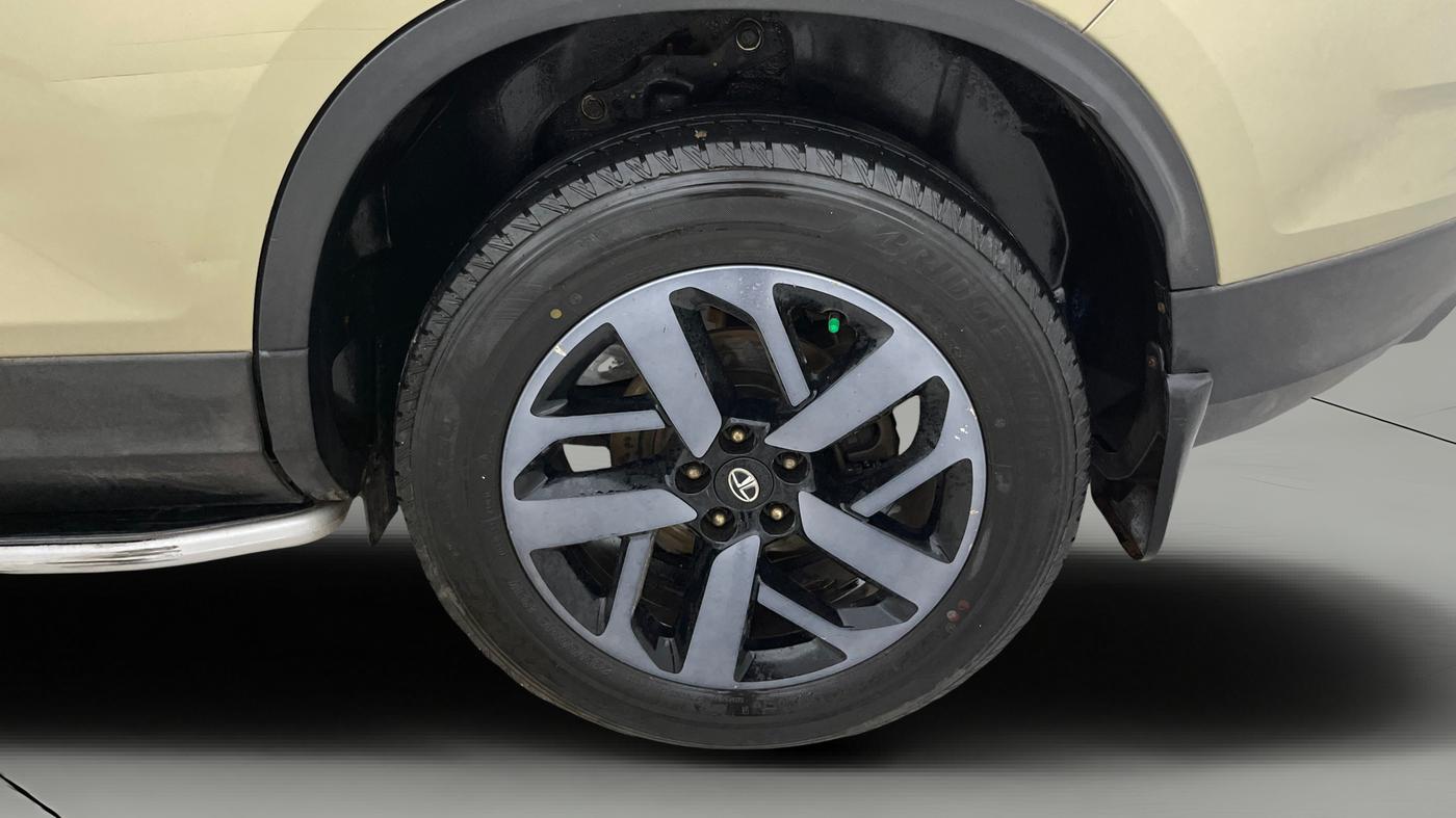 2022 Tata Safari XZA PLUS KAZIRANGA, Diesel, Automatic, 1,27,794 km, Left Rear Wheel