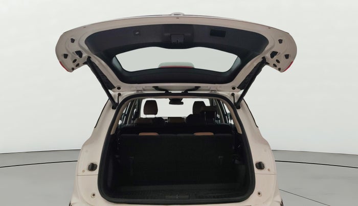 2023 MG HECTOR PLUS SAVVY PRO 1.5 TURBO CVT 7 STR, Petrol, Automatic, 44,800 km, Boot Door Open