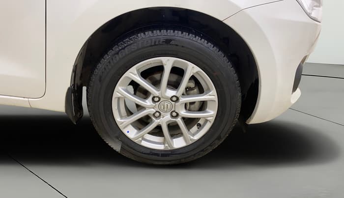 2022 Maruti Swift ZXI AMT, Petrol, Automatic, 66,074 km, Right Front Wheel