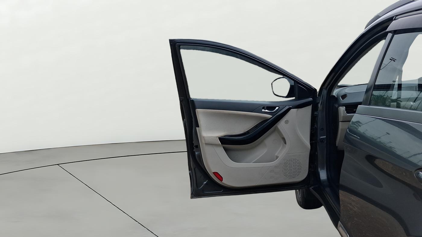 2023 Tata NEXON XZA PLUS SUNROOF PETROL, Petrol, Automatic, 32,224 km, LHS Front Door