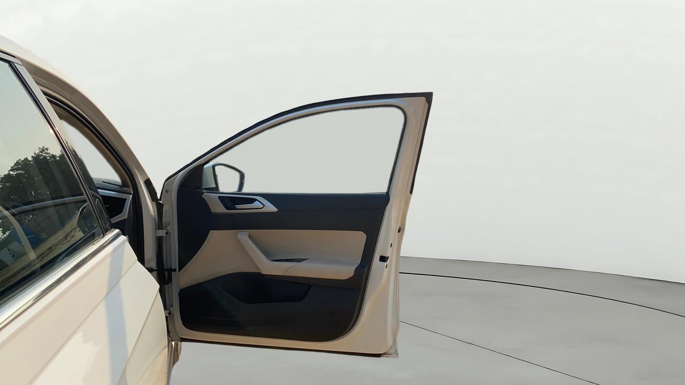 2022 Volkswagen VIRTUS TOPLINE TSI 1.0 AT, Petrol, Automatic, 67,723 km, RHS Front Door