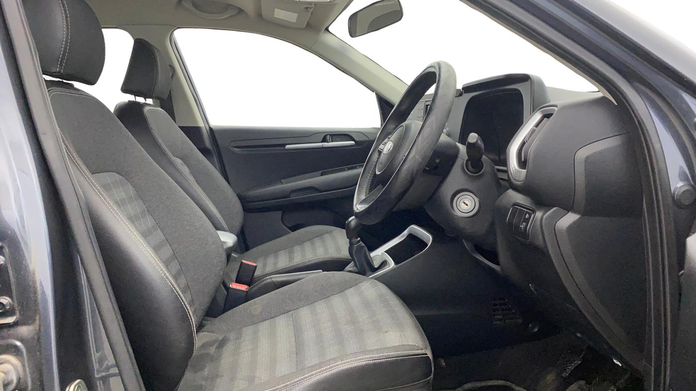 2021 KIA SONET HTK 1.2, Petrol, Manual, 46,028 km, Right Side Front Door Cabin