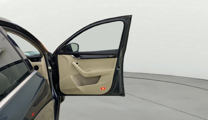 2019 Skoda Octavia L&K 1.8 TSI AT, Petrol, Automatic, 48,040 km, RHS Front Door