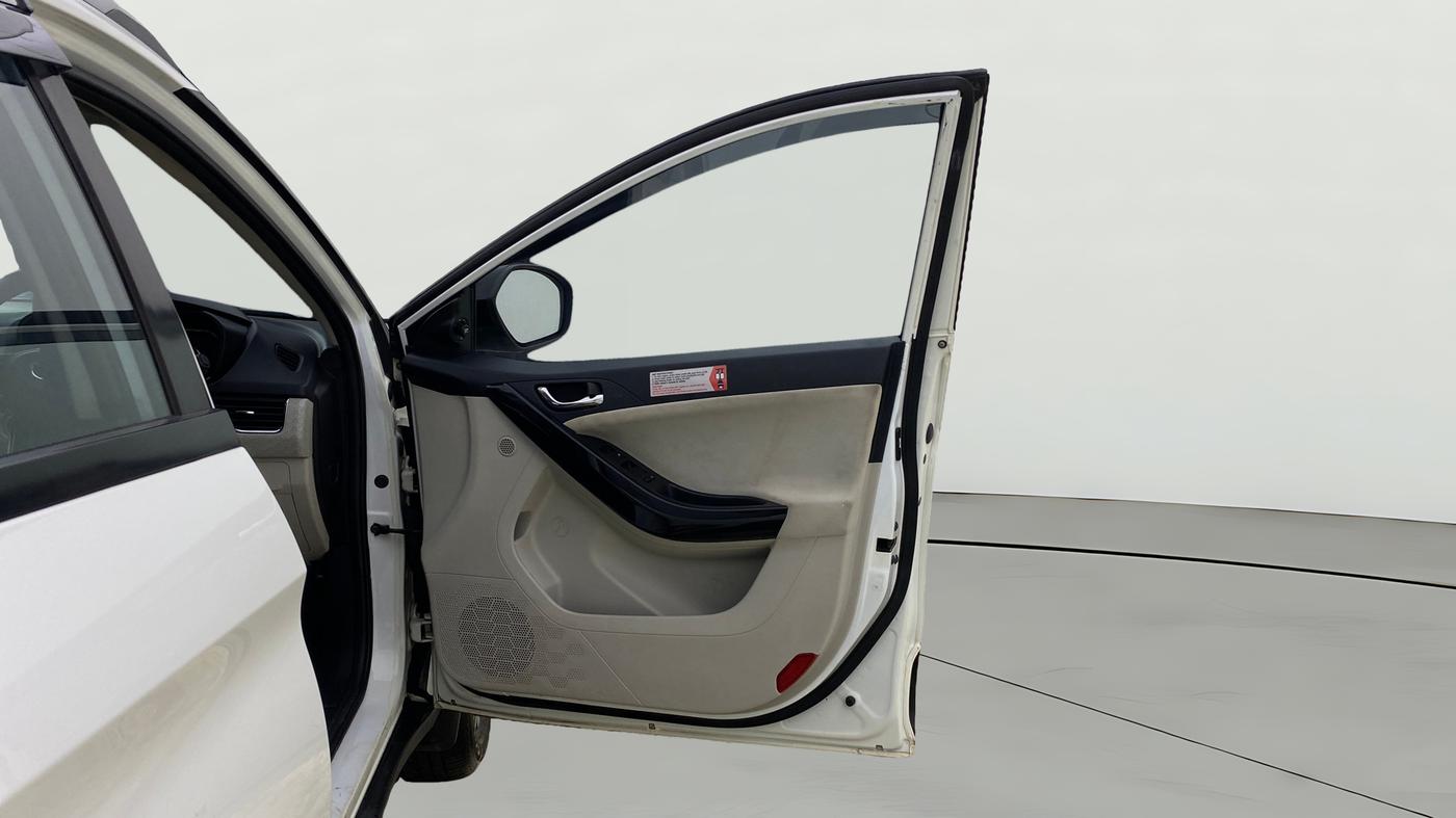 2023 Tata NEXON XZA PLUS SUNROOF PETROL, Petrol, Automatic, 24,391 km, RHS Front Door