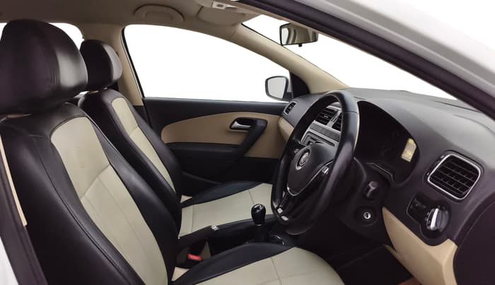 2015 Volkswagen Polo HIGHLINE1.2L, Petrol, Manual, 31,566 km, Right Side Front Door Cabin