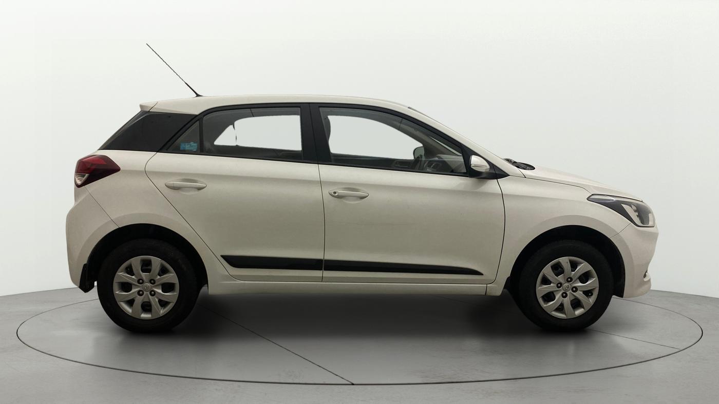 2017 Hyundai Elite i20 SPORTZ 1.2, Petrol, Manual, 62,235 km, Right Side View